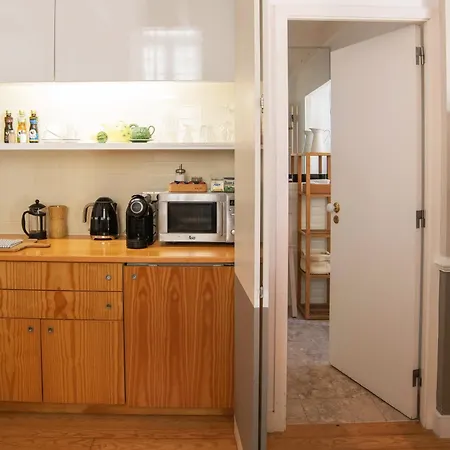 לינה וארוחת בוקר Casa Amora 4*